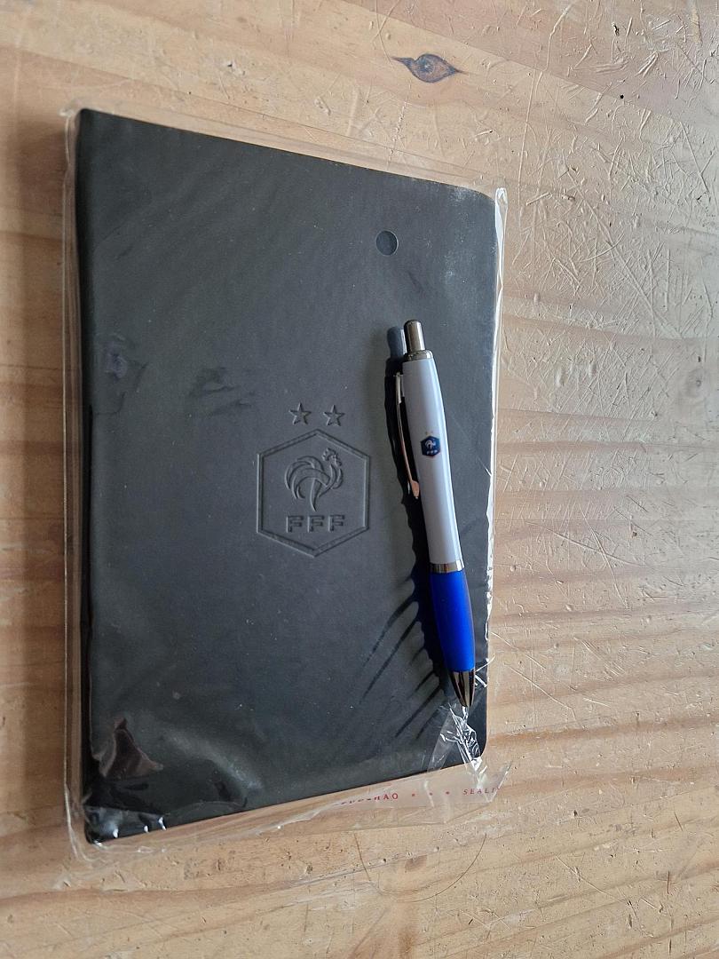 Papeterie -Carnet + Stylo FFF